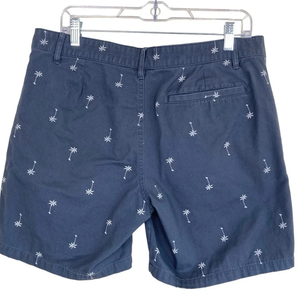 Junk Food x Disney Mickey Mouse Palm Tree Flat Front Chino Shorts Grey 7” M